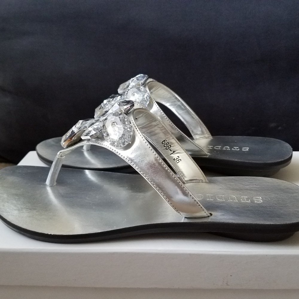 Silver jewelled thong sandal 36 - Picture 7 of 8